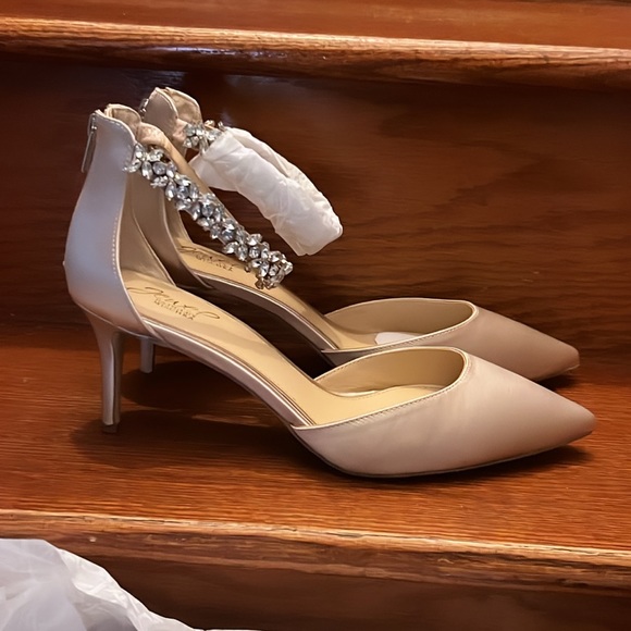 JEWEL BADGLEY MISCHKA Raleigh Pump - Picture 6 of 9
